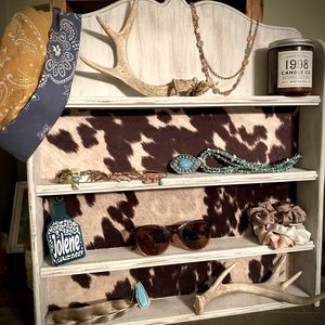 Western jewelry/decor shelf🌵